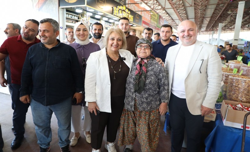 Başkan V. Şen sahaya indi: İlk durak pazar esnafı oldu