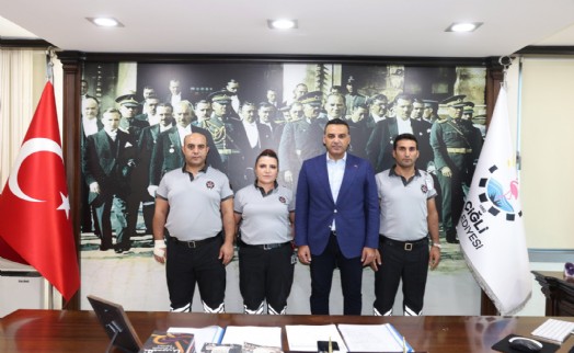 Aracına silahlı saldırı düzenlenmişti: Başkan Yıldız'dan kahraman personellere maaş ödülü