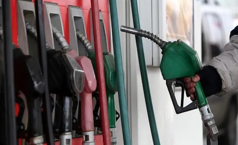 Benzine bu gece 1 TL 43 kuruş zam bekleniyor...