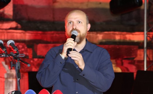 Bilal Erdoğan'dan İzmir'de gençlere mesaj: 'Bazı kardeşlerimiz başka yollara sevk ediliyor'