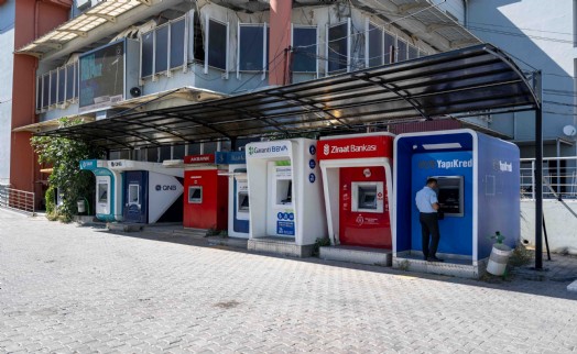 Bornova'da ‘güneş ve yağmur' kalkanı