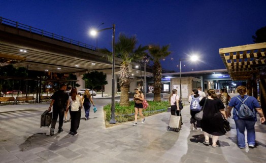 Bornova'nın en işlek noktası artık ışıl ışıl