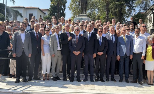 Bursa'da CHP'den istifa eden 6 belediye başkanı YENİ Parti'ye geçti