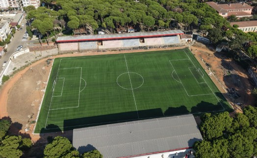 Büyükşehir'den Ödemiş Saraçoğlu Stadı'na yepyeni zemin