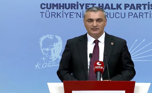 CHP'den Cemil Tugay'a: 'AK Parti'ye geçiş asla kabul edilemez'
