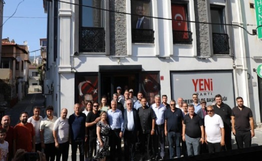 CHP'den istifa etmişti: Belediye Başkanı ve 19 meclis üyesi YENİ Parti'ye katıldı