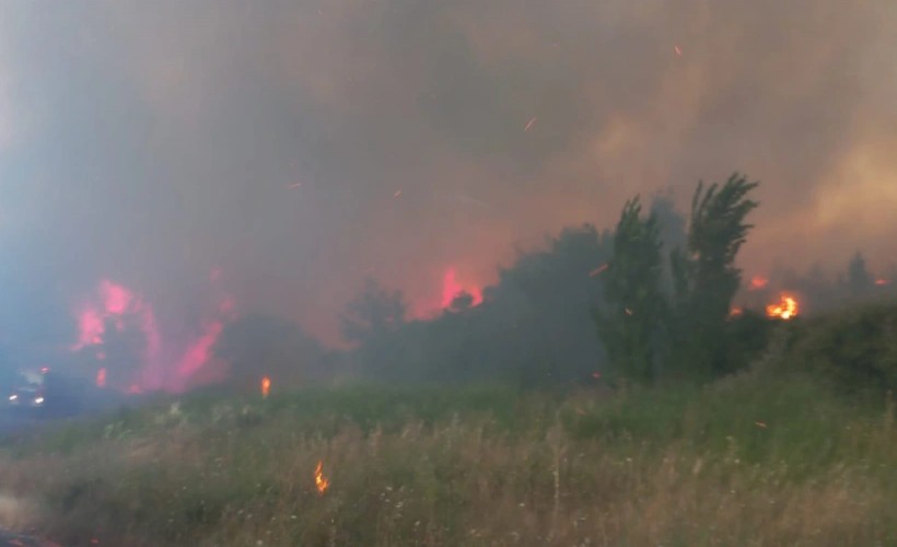 Çanakkale'de yangın kabusu: Otluk alandan ormana sıçradı