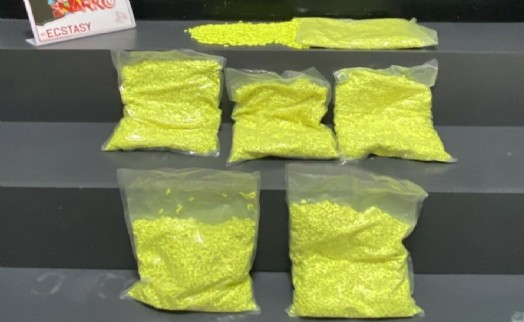 Çantasında 31 bin 320 uyuşturucu hapla yakalandı
