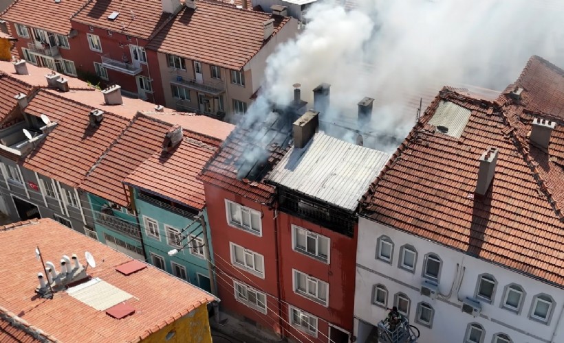 Çatı katında çıkan ucuz atlatıldı!