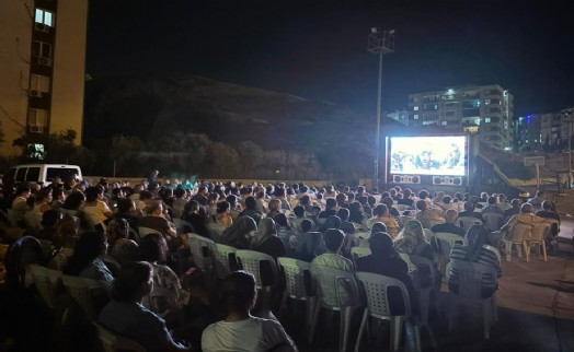 Çiğli'de Mahalle Sinema Günlerine büyük ilgi