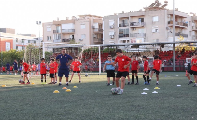 Çiğli’de yaz sporla dolu geçti: 1.747 kişi yaz okullarından faydalandı