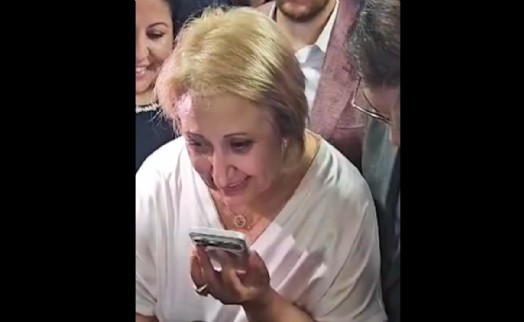 Cumhurbaşkanı Erdoğan'dan Menderes Belediye Başkan Vekili Asuman Şen'e tebrik telefonu