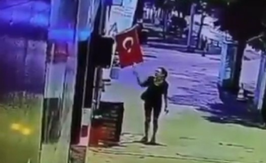 Destici'den Muğla'da Türk bayrağının yakılmasına sert tepki