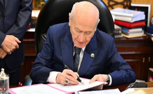 Devlet Bahçeli, 'çerçeve yasa' teklifini imzaladı