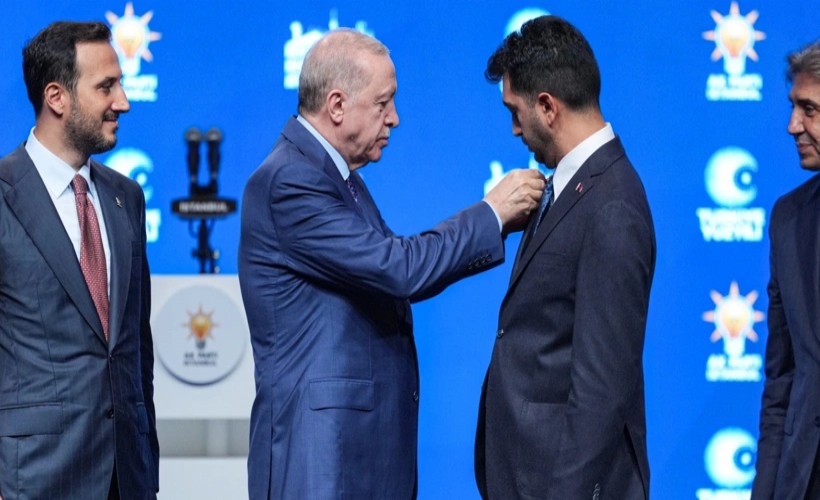 Erdoğan'ın AK Parti rozeti taktığı Tuzla Belediye Başkanı: 'Benim için çok zor bir karar aldım'