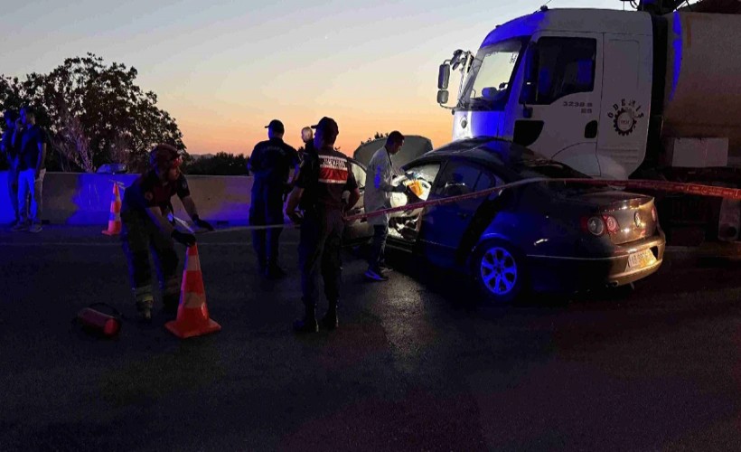 Fransa'dan İzmir'e gelmişlerdi: Feci kazada can verdiler!