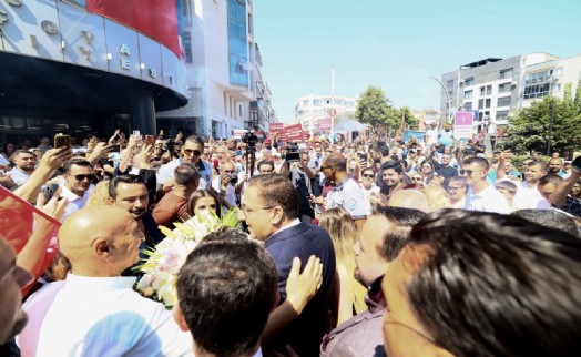 Göreve dönen Başkan Yiğit'ten dikkat çeken adaylık mesajı: 'Devir tarihini ileriye almayı düşünüyorum'