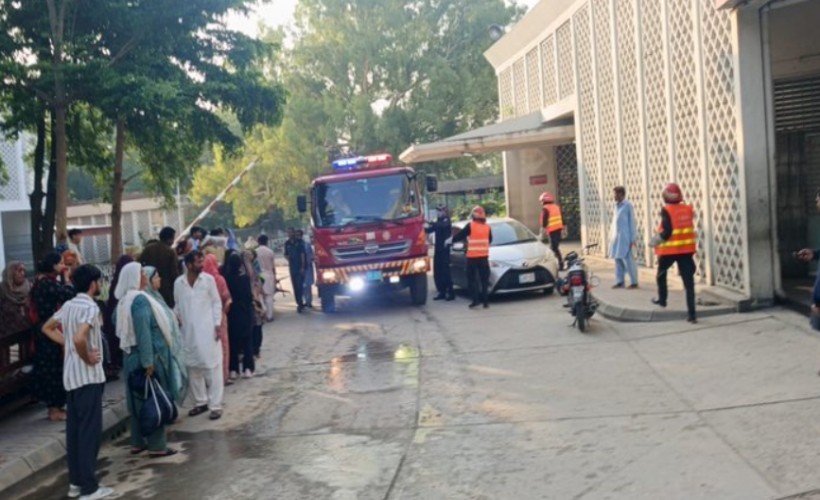 Hastanenin doğum servisinde yangın: 14 bebek hayatını kaybetti