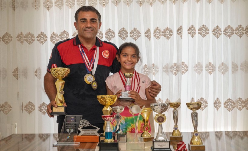 Hayat kurtaran baba, kızını kortlarda şampiyonluğa hazırlıyor