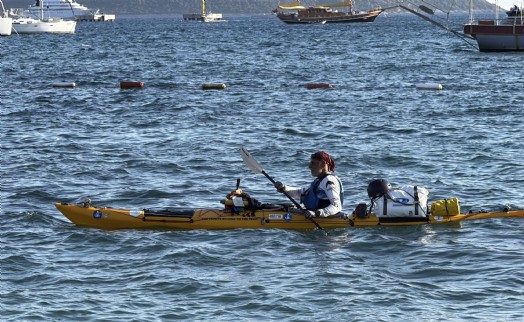 İstanbul'dan kanoyla çıktığı Türkiye yolculuğunda 83 gün sonra Bodrum'a ulaştı