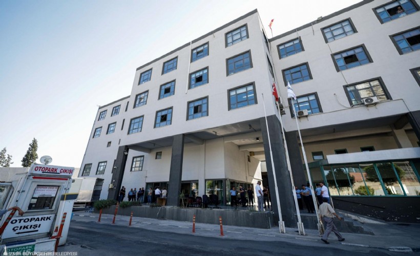 Büyükşehir'den İzmir Otogarı’nda haciz; Koltuklar ve bilgisayarlar alındı, klimalar söküldü...