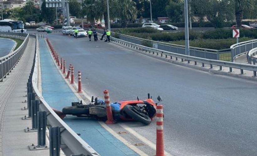 İzmir'de devrilen motosikletin sürücüsü Emine hayatını kaybetti