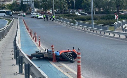İzmir'de devrilen motosikletin sürücüsü Emine hayatını kaybetti