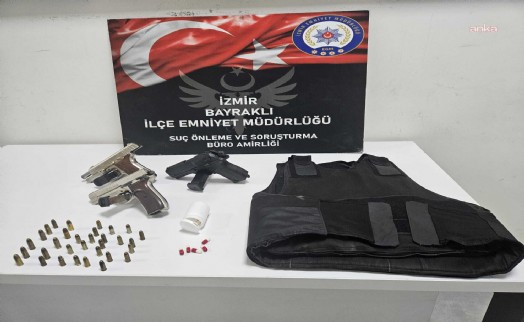 İzmir'de ruhsatsız silah ve uyuşturucuyla yakalanan şüpheli gözaltına alındı