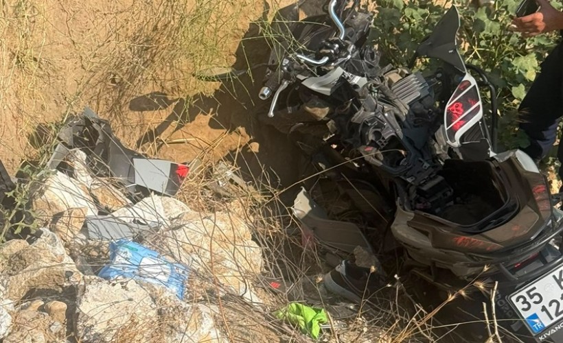İzmir'de şarampole devrilen motosikletin sürücüsü öldü