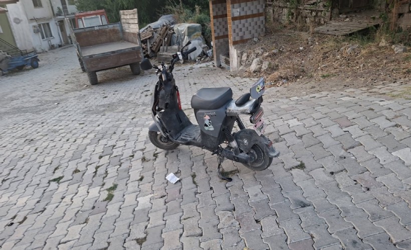 Kamyonete çarpan elektrikli bisikletten düşen çocuk yaralandı