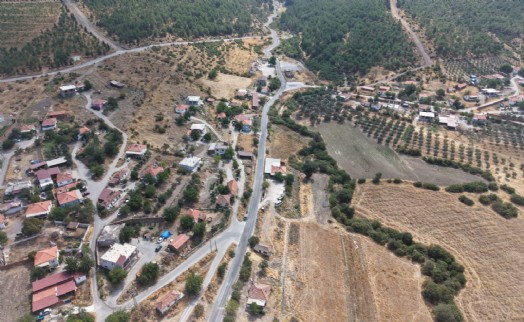 Kınık'ta 5 mahalleyi birbirine bağlayan yollar yenilendi