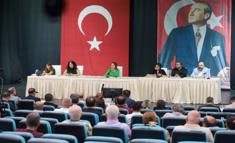 Konak Belediye Meclisi olağanüstü toplandı: İhtisas komisyonları belirlendi
