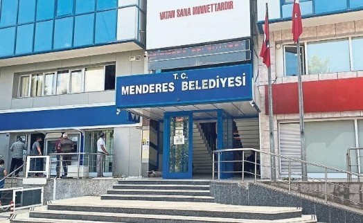 Menderes'te istifalar sürüyor: Bir meclis üyesi daha partisinden ayrıldı