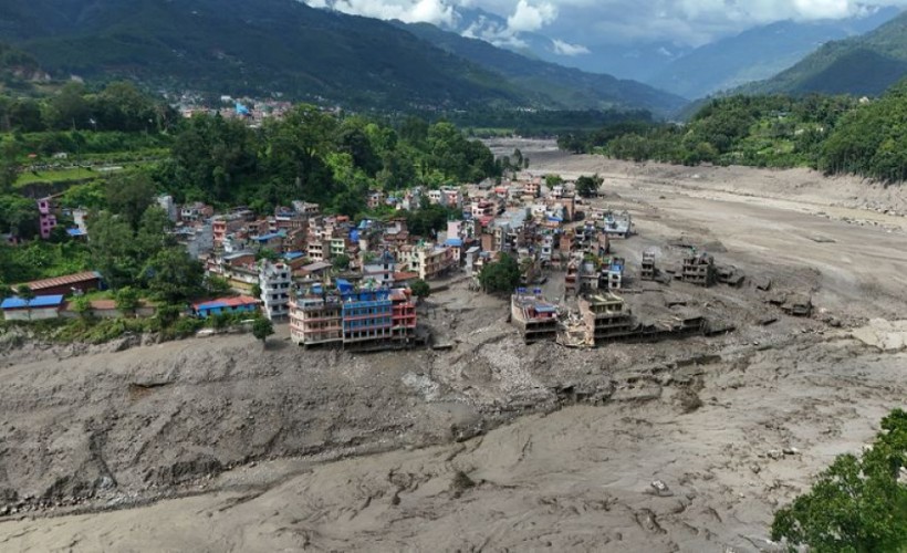 Nepal'de görülmemiş sel felaketi: Onlarca ölü, yüzlerce turist kayıp!