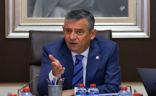 Özgür Özel'den CHP'ye Menderes çıkışı: 'Cumhur ittifakına selektör yaptılar'