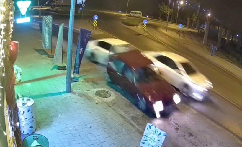 Polisten kaçarken aracıyla 4 otomobile çarpan alkollü sürücüye ceza yağdı