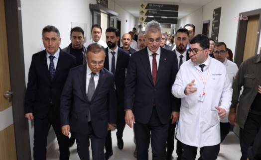 Sağlık Bakanı Memişoğlu, Melih Meriç'i hastanede ziyaret etti