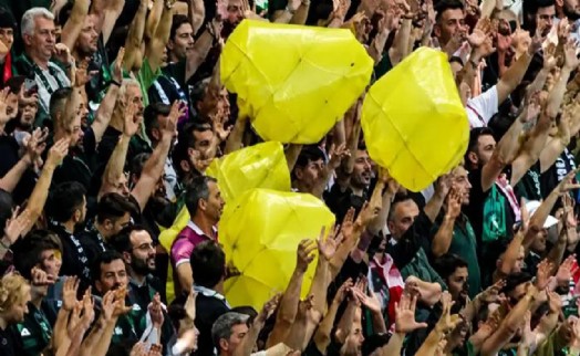 Sarı torba sallayan Kocaelispor taraftarlarına ev hapsi kararı!