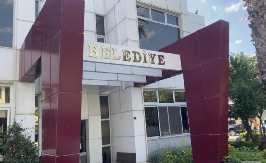 Seferihisar Belediyesi'ndeki soruşturmada yeni dalga: Başkan ve yardımcısının şoförleri gözaltında!
