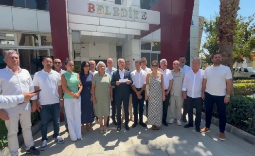 Seferihisar'da YENİ Parti'ye toplu katılım: Başkan Vekili Gümüş ve meclis üyeleri kararını açıkladı