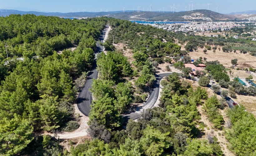 Seferihisar'da asfalt seferberliği Teos Caddesi'nde devam ediyor