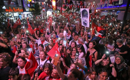 TCG KARŞIYAKA ilk kez Karşıyaka'da: Gemi 30 Ağustos'ta ziyarete açılacak