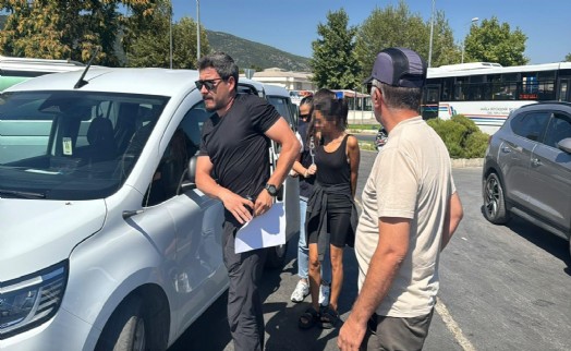 Türk bayrağını ateşe veren kadın tutuklandı