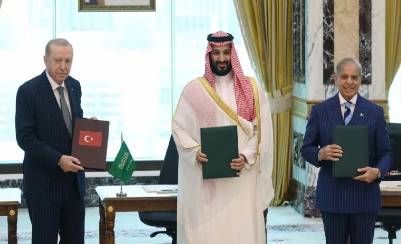 Türkiye, Suudi Arabistan ve Pakistan arasında ortak savunma anlaşması' imzalandı