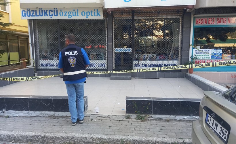 Üçüncü kattan düşen kadın hayatını kaybetti
