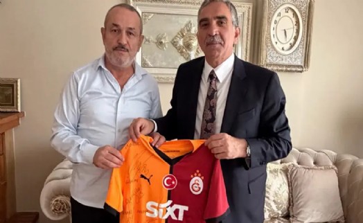 UltrAslan liderine MHP'den şaşırtan ziyaret!