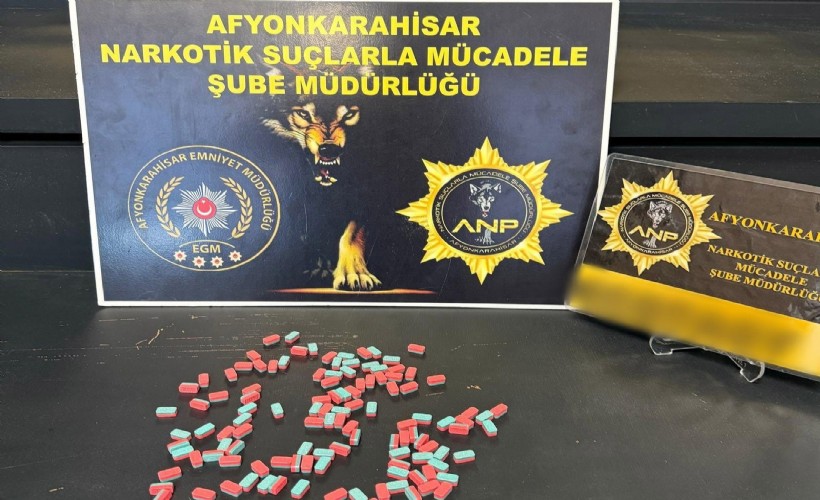 Uyuşturucu sattıkları iddiasıyla 4 şüpheli yakaladı