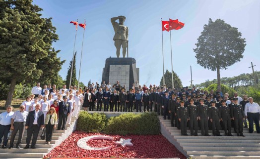 104 yıllık gururun ilk adımı: Bornova'da muhteşem 9 Eylül coşkusu