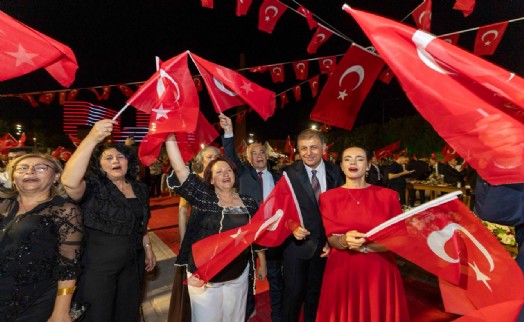 104'üncü yıla yakışan coşku! Tugay'dan 9 Eylül mesajı