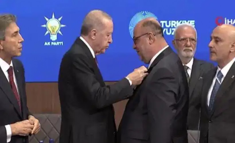 9 ilçenin belediye başkanı resmen AK Parti'ye katıldı